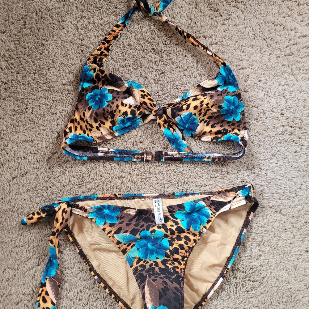 Bathing suit